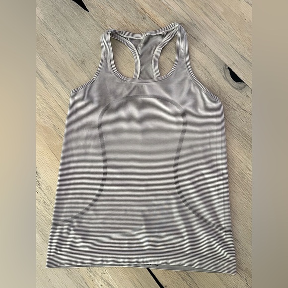 Lululemon Swiftly Tech Tank Womens 8 White Black Striped Racerback - Picture 1 of 6
